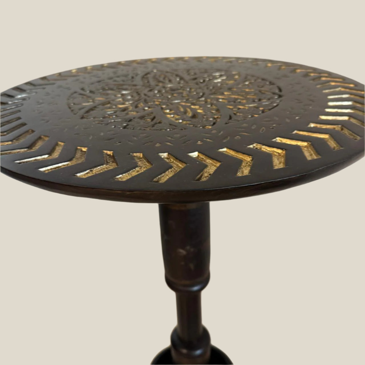 Tall circular table   : Aaima 25